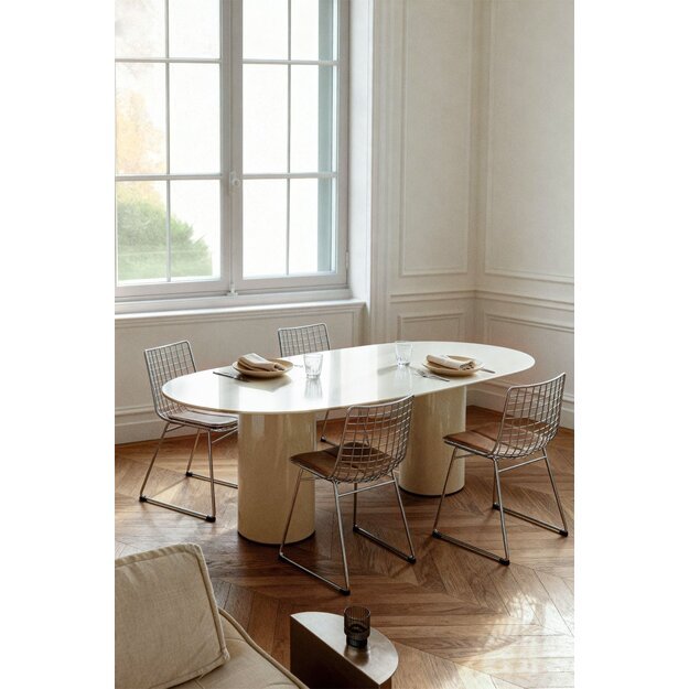 HUGO | dining table 6