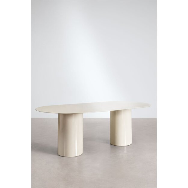 HUGO | dining table