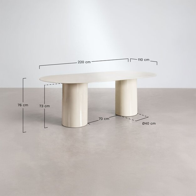 HUGO | dining table 4