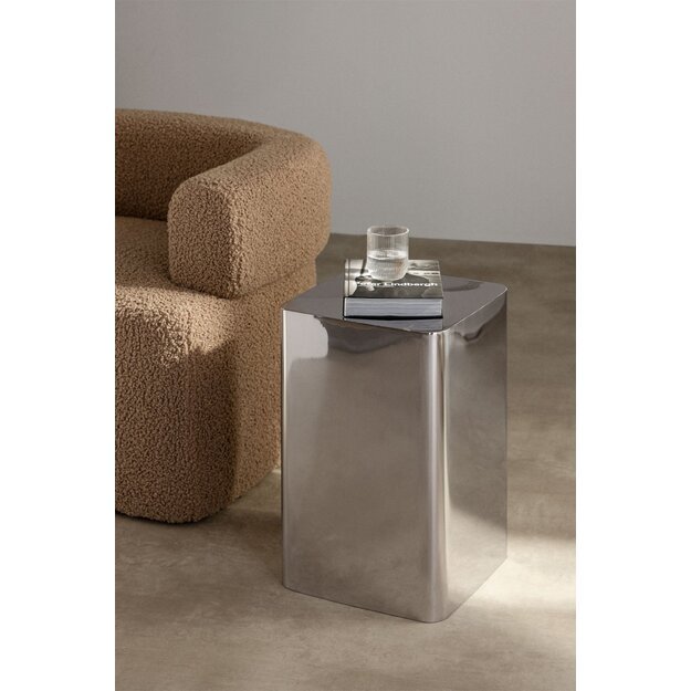LARIQA | side table 4