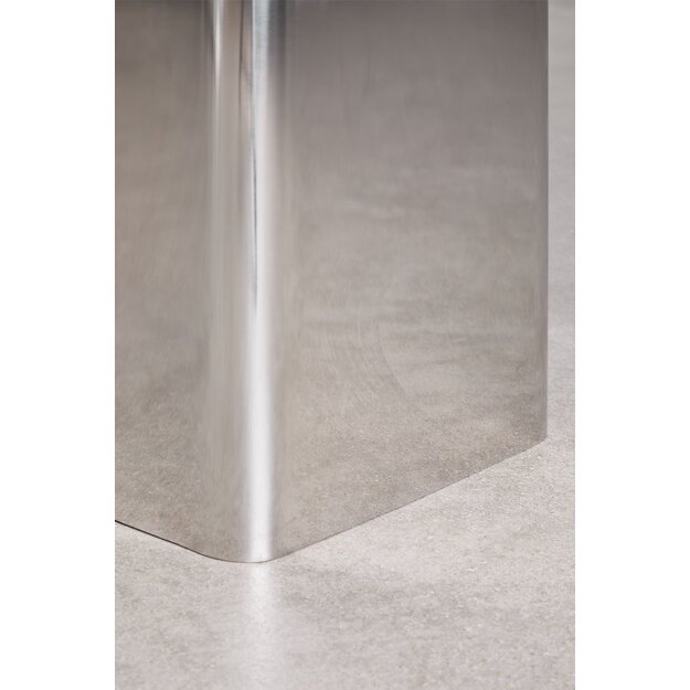 LARIQA | side table 1